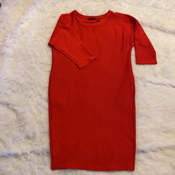 Red Small Venus knee high dress - Picture 6 of 10